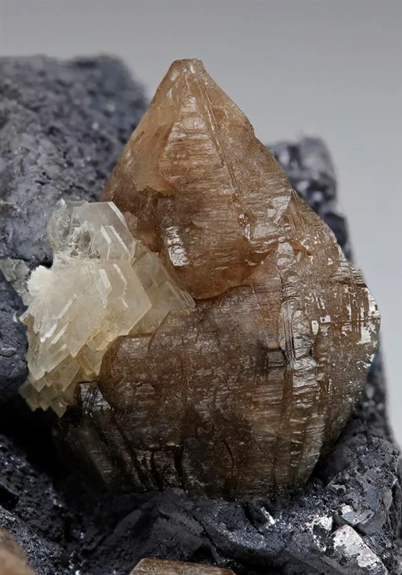 CERUSSITE - image 1