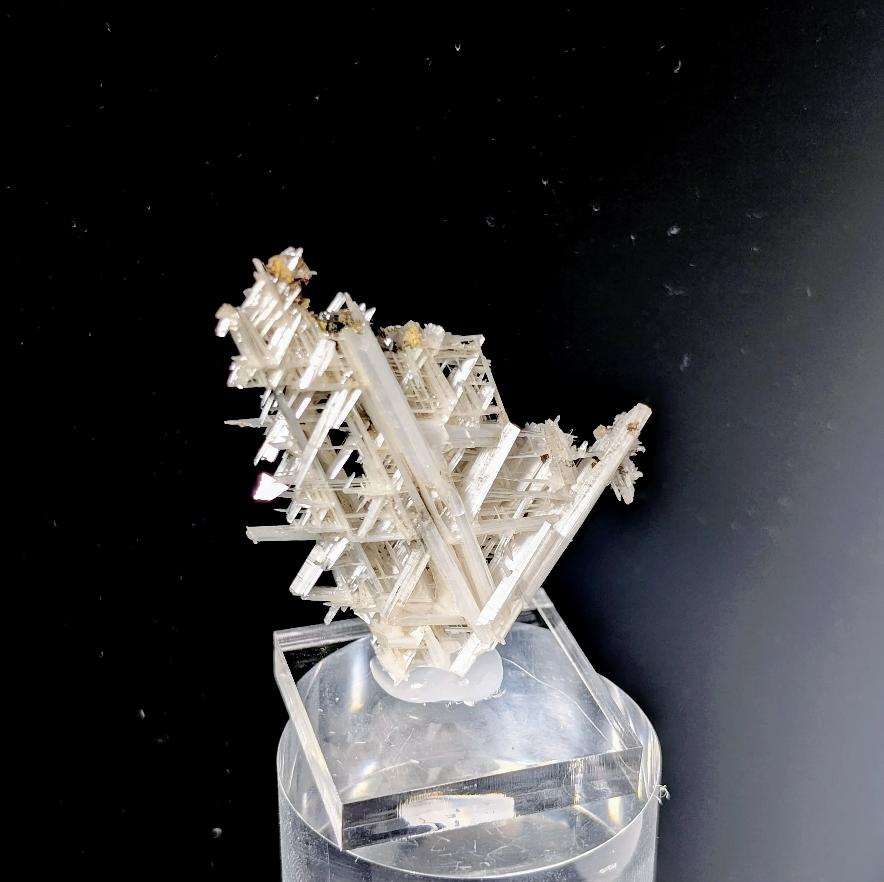 Cerussite from Mexico, Sonora, Santa Cruz Municipality, Milpillas, Milpillas Mine - image 2