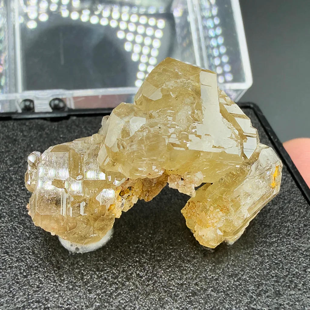 Cerussite from Mibladen Mining District, Midelt Province, Drâa-Tafilalet Region, Morocco - image 1