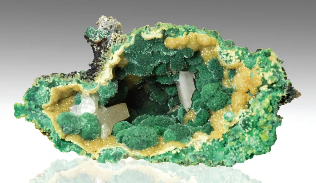 Cerussite, Malachite, Pyromorphite image