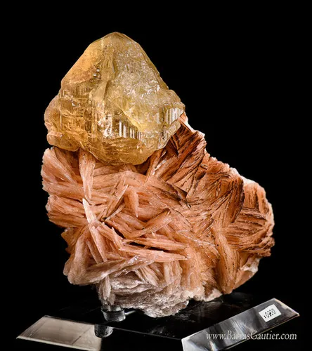 Cerussite on Baryte image