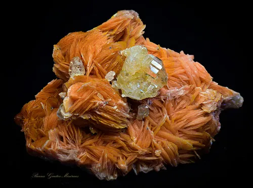 Cerussite on Baryte - image 2