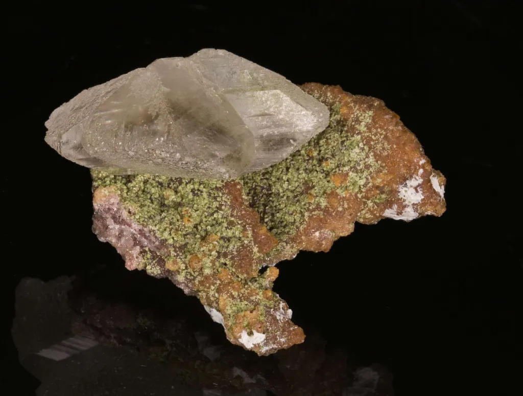 Cerussite on Duftite - image 4