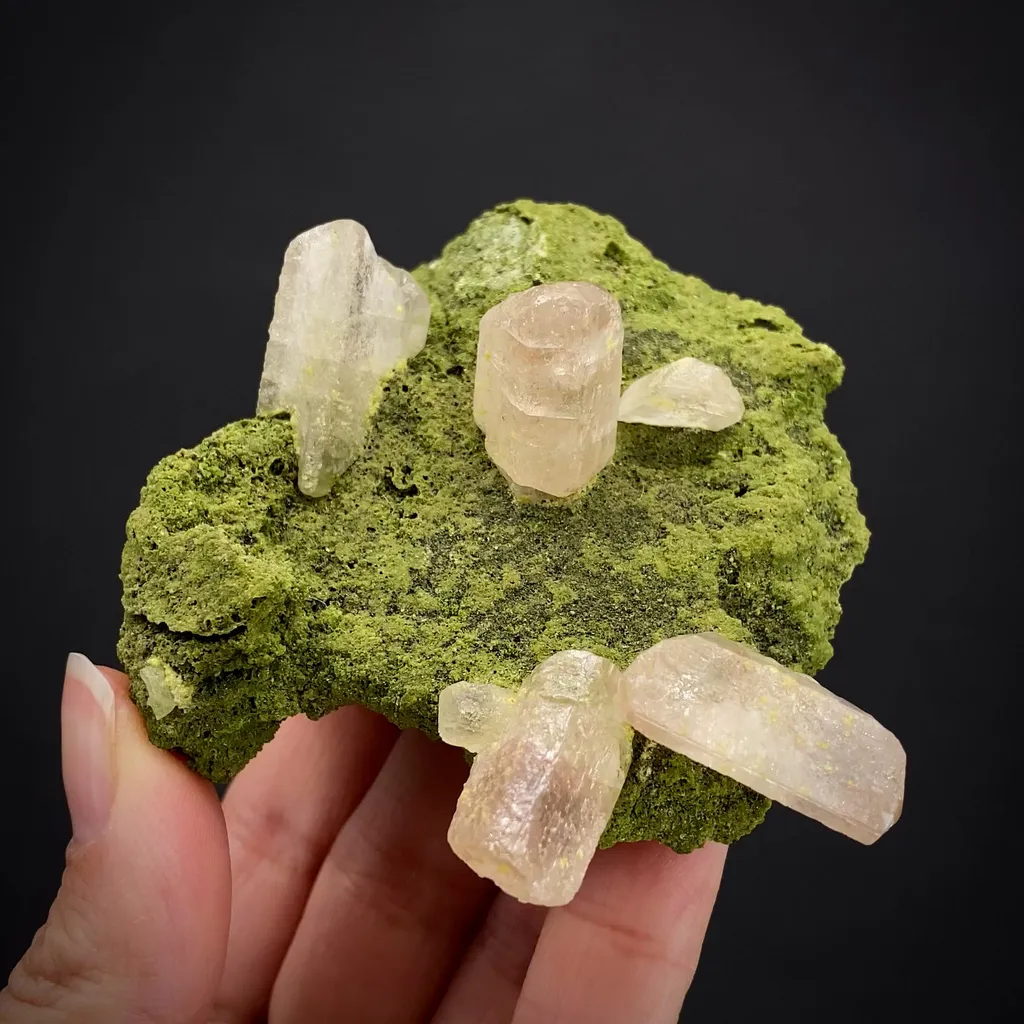 Cerussite on Duftite - image 2