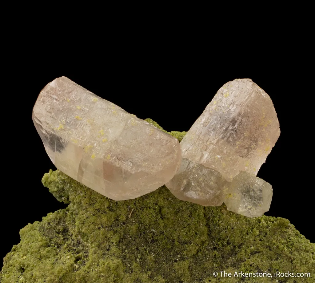 Cerussite on Duftite - image 4