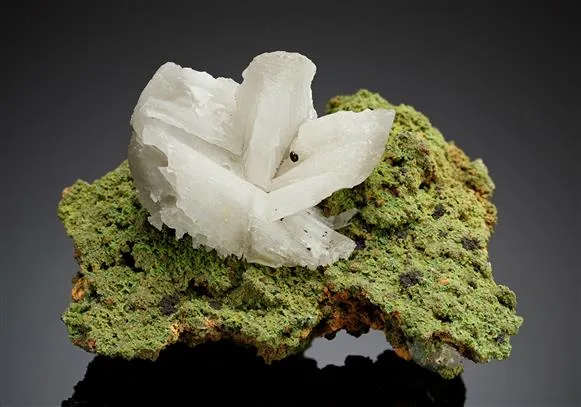 Cerussite on Duftite image