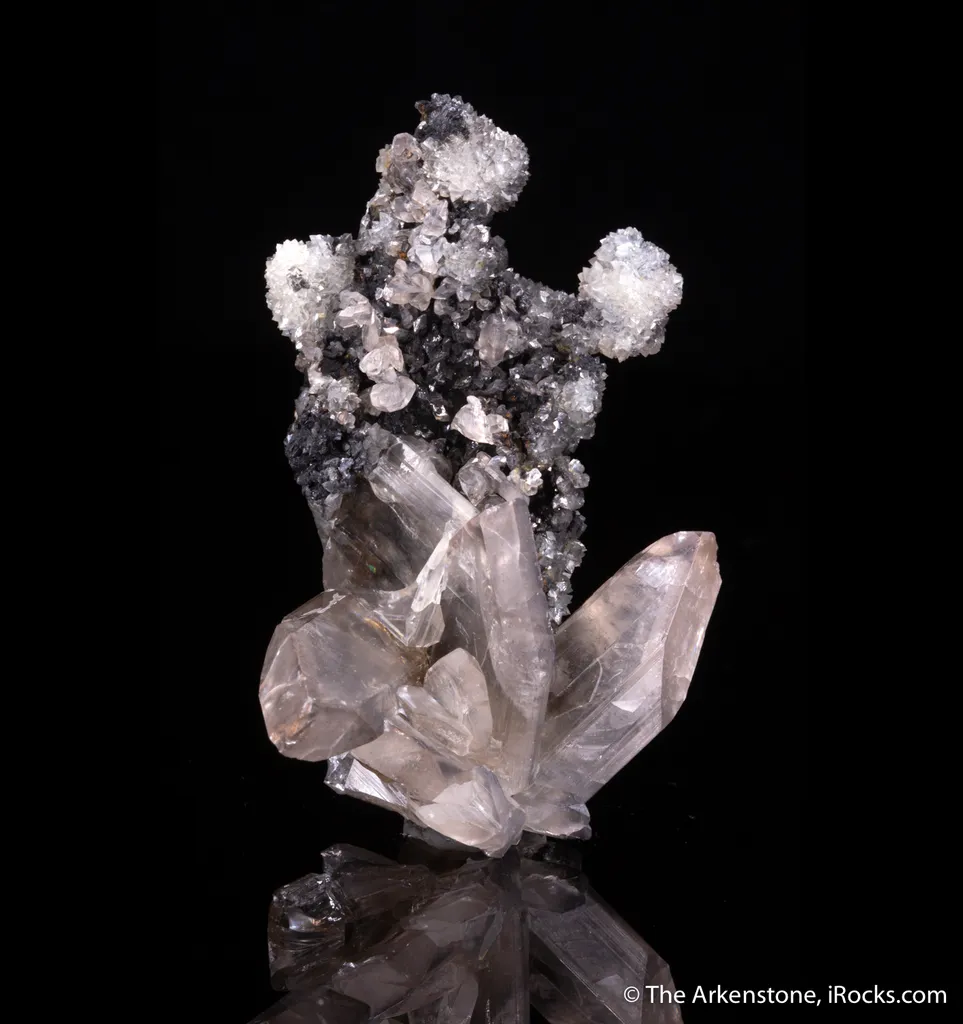 Cerussite on Smithsonite - image 4