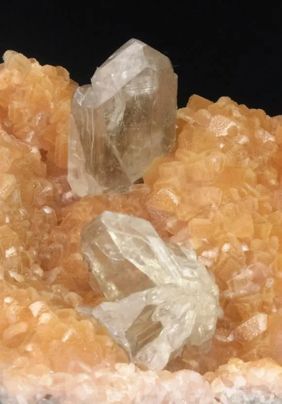 Cerussite on Smithsonite - image 1