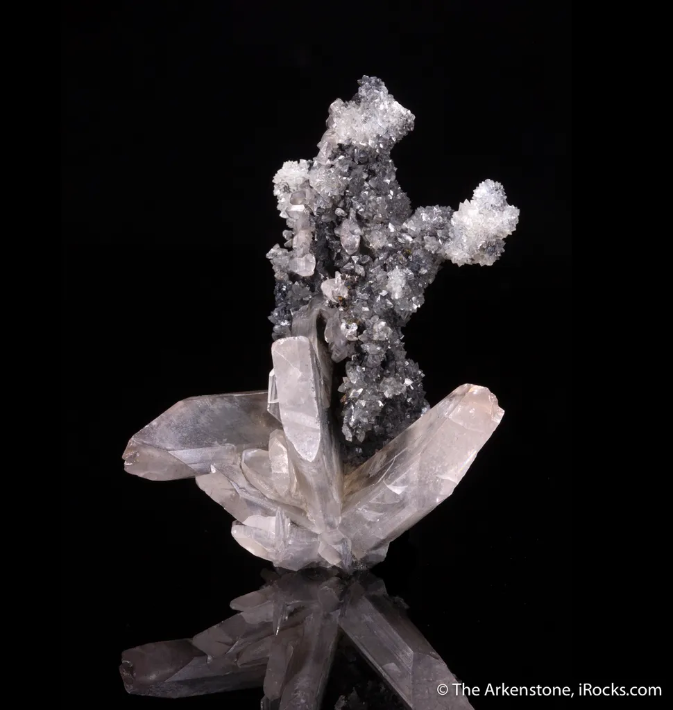 Cerussite on Smithsonite image
