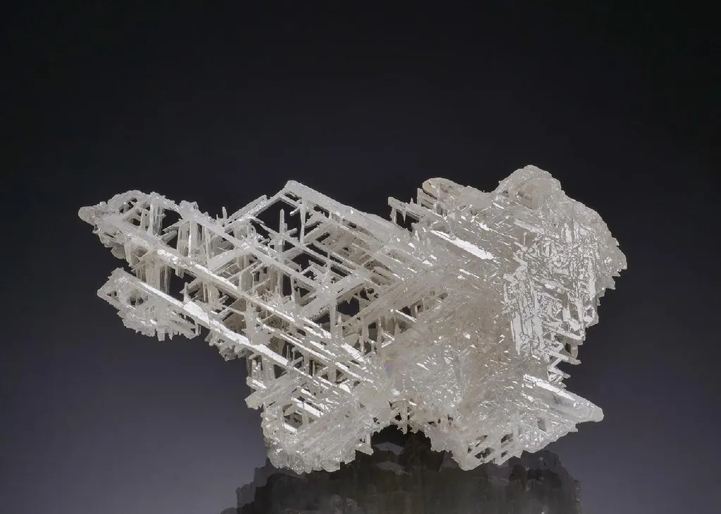 Cerussite reticulated 'snow-flake' twin image