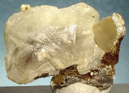Cerussite, Stolzite image