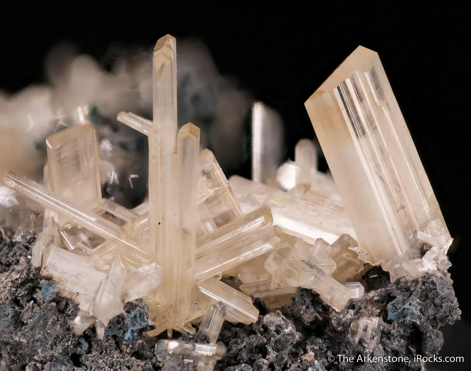 Cerussite (twinned) - image 4