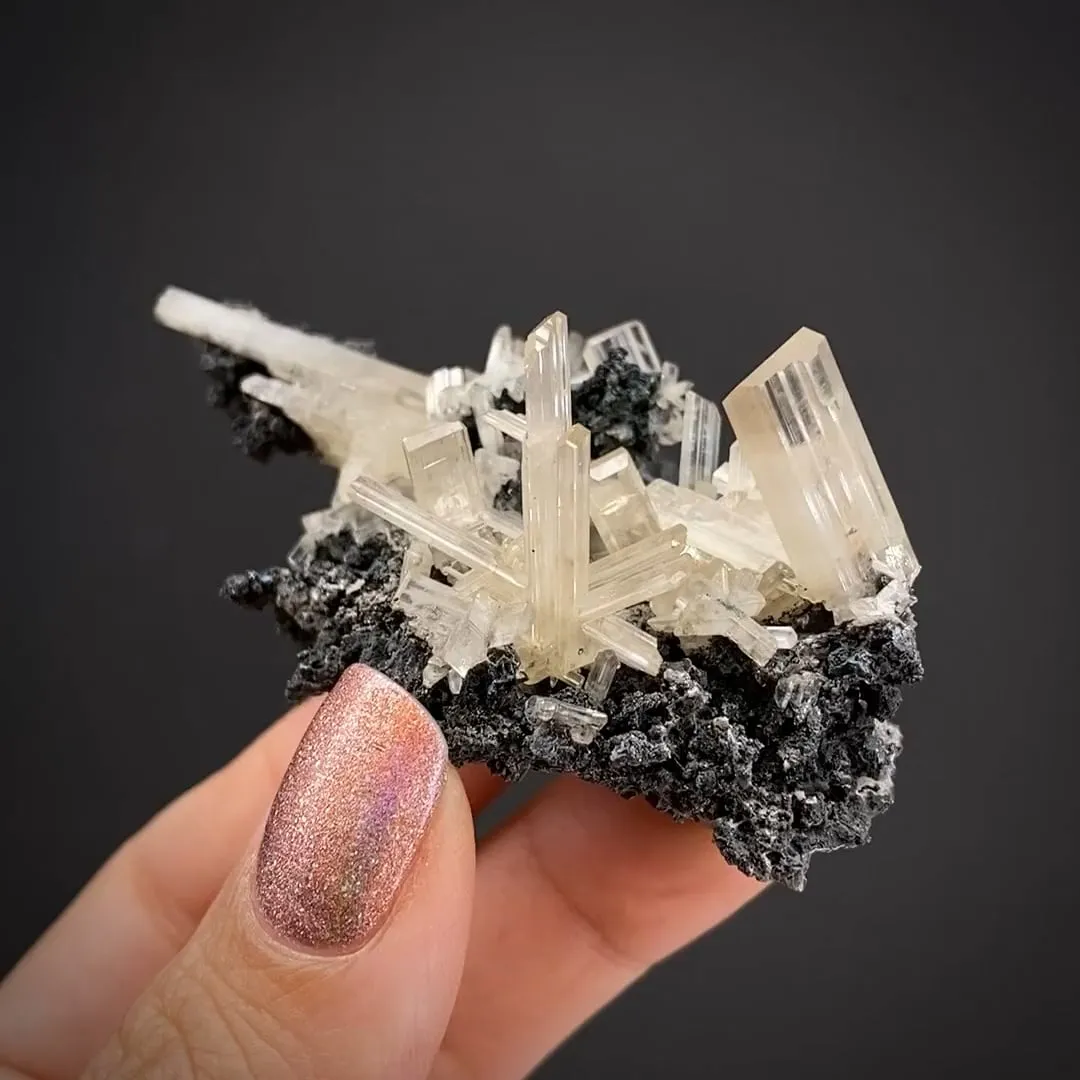 Cerussite (twinned) - image 2