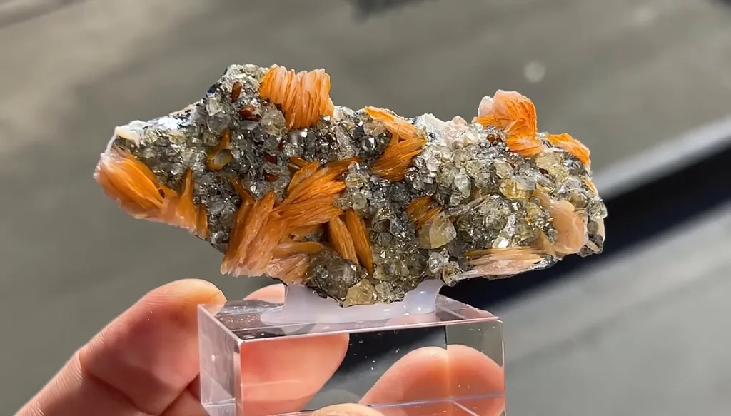 Cerussite with Baryte - image 2
