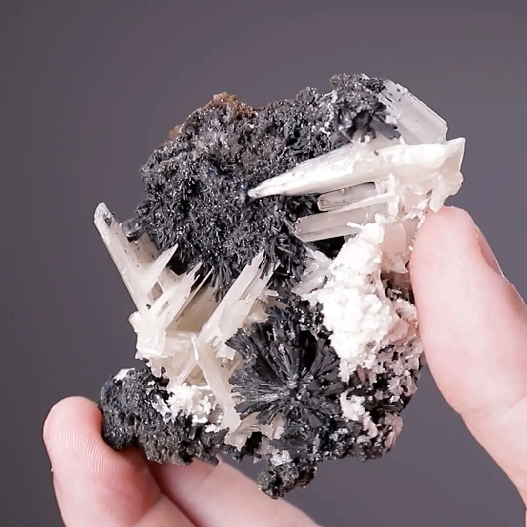 Cerussite with Pyromorphite - image 2