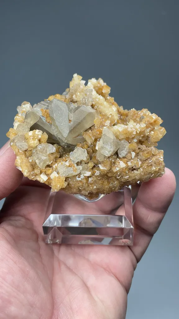 Cerussite with Smithsonite - image 2
