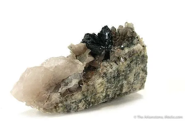 Cervandonite image