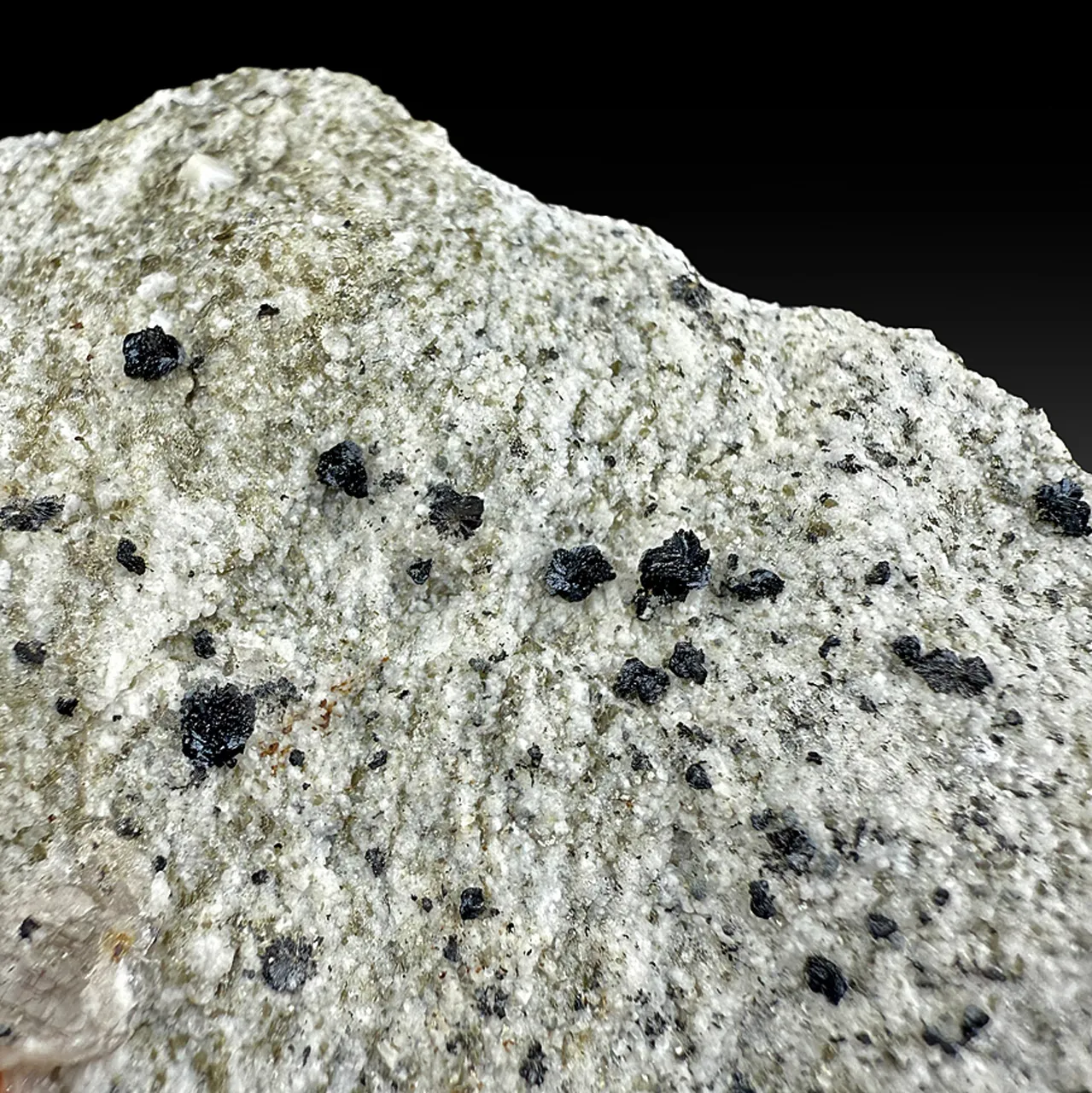 Cervandonite - image 1