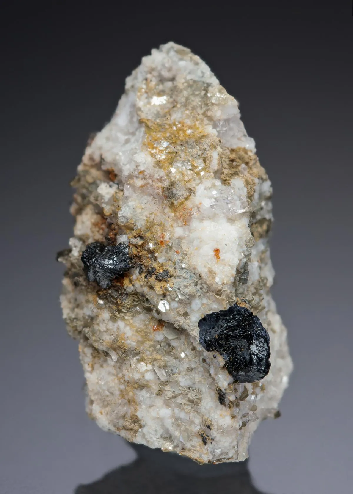 Cervandonite-(Ce) - image 1