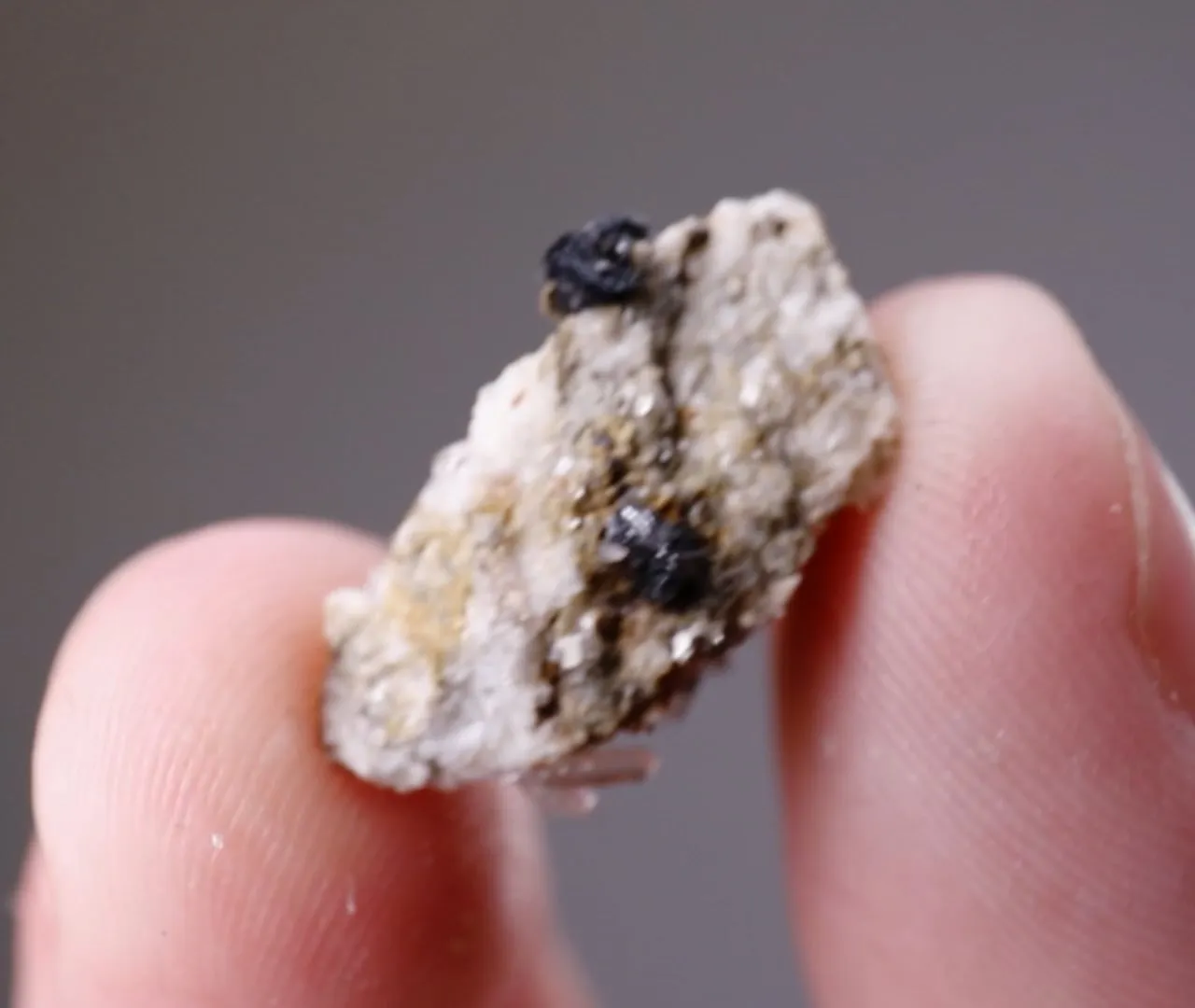 Cervandonite-(Ce) - image 2