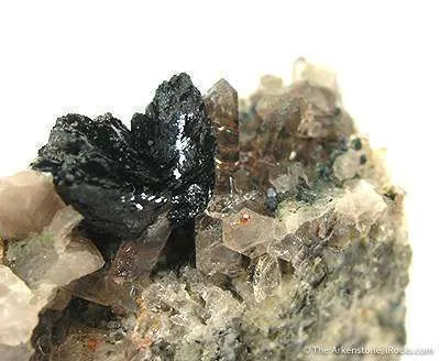 Cervandonite - image 2