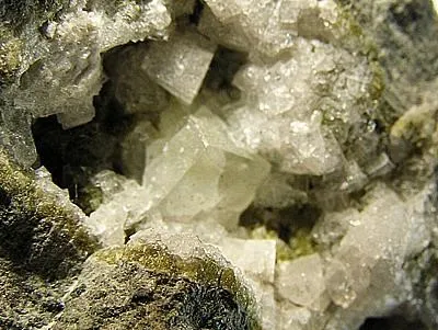 Chabazite, Calcite, Epidote - image 2