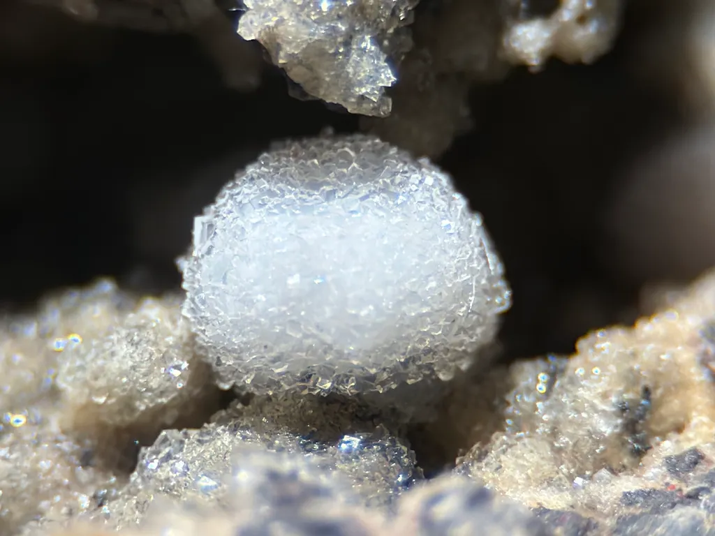 Chabazite Coated Thomsonite image