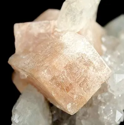 Chabazite on Heulandite - image 3