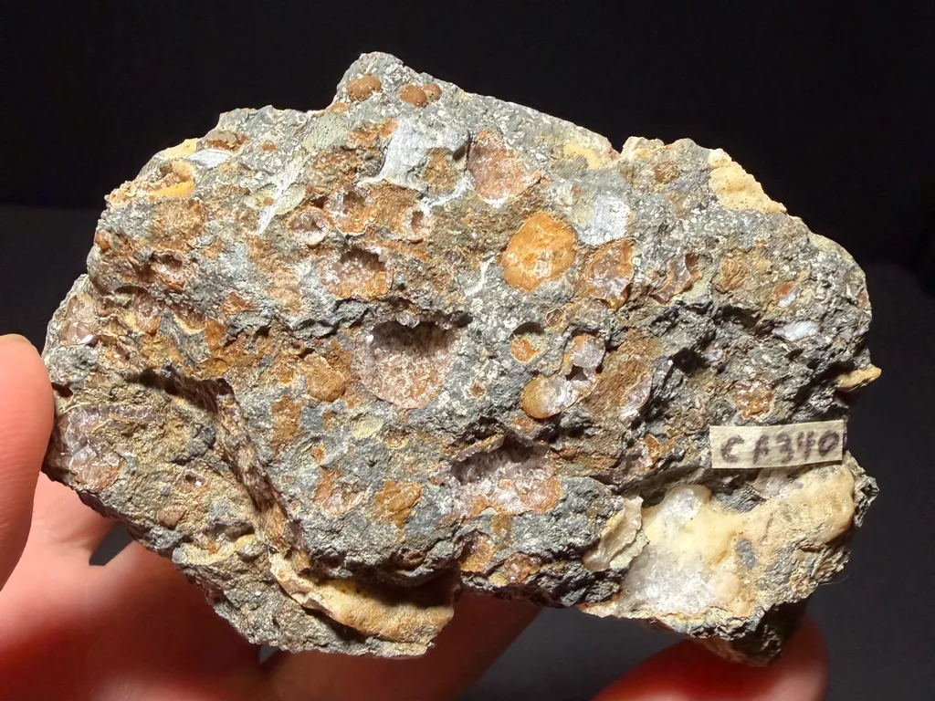 Chabazite on Vug filled basalt Matrix - image 2