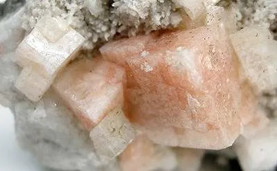 Chabazite With Heulandite - image 2