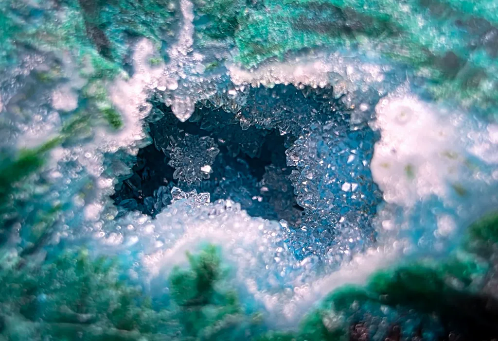Chalcedony on chrysocolla from Arizona - image 7