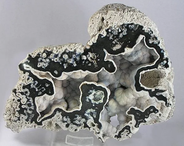 Chalcedony (Var: Agate) - image 1