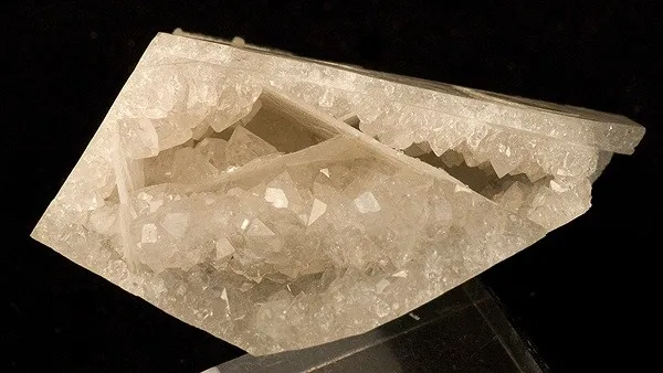 Chalcedony (Var: Agate), Quartz - image 2
