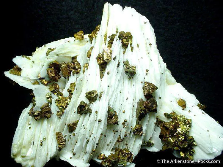 Chalcopyrite on Barite - image 4