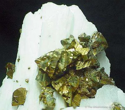 Chalcopyrite on Barite - image 3