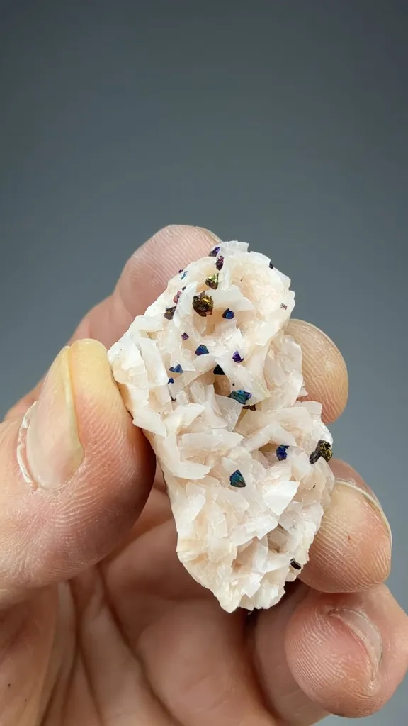 Chalcopyrite on Dolomite image
