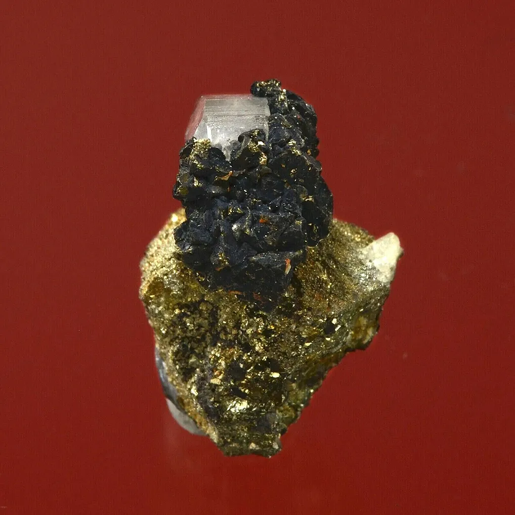 Chalcopyrite on Fluorapatite - image 5