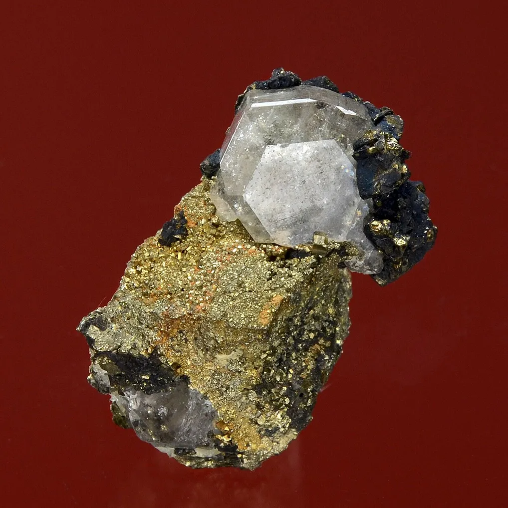 Chalcopyrite on Fluorapatite image