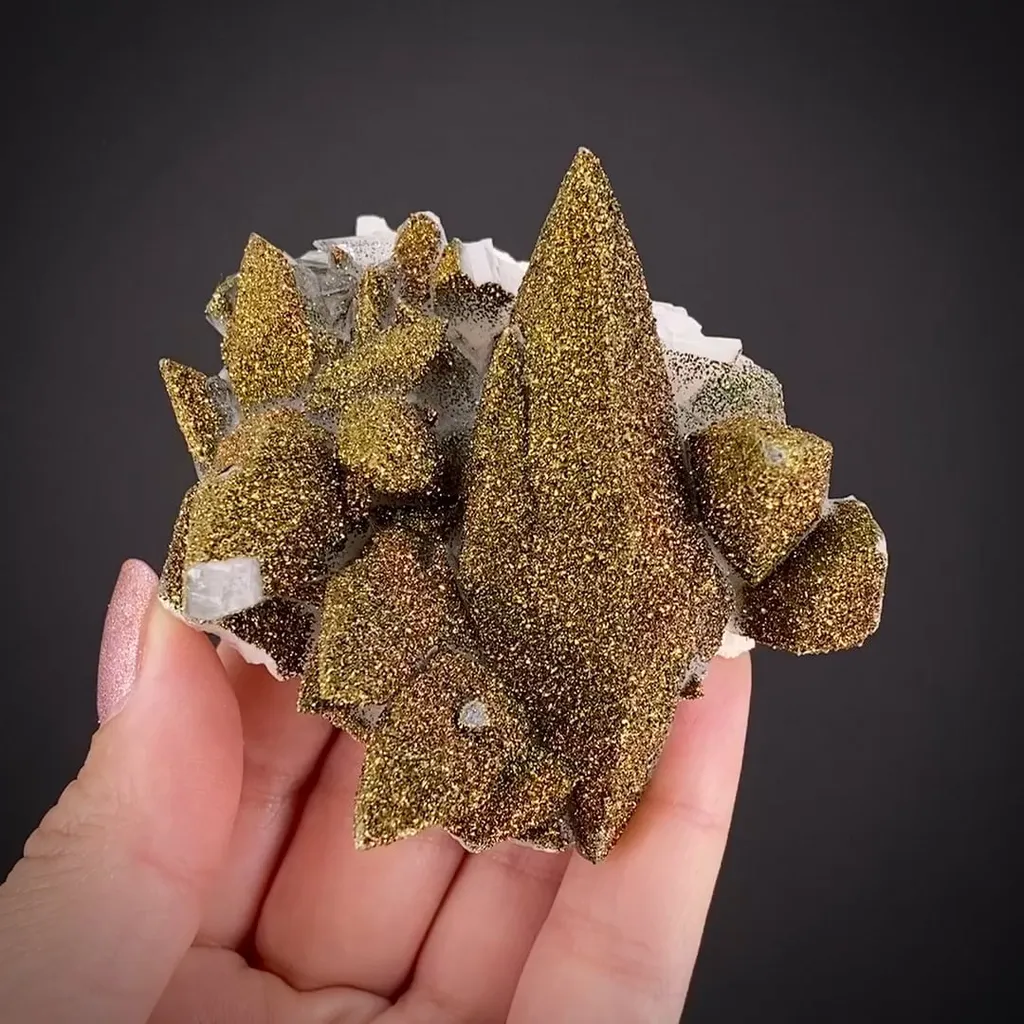 Chalcopyrite on Quartz image