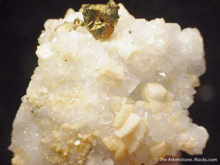 Chalcopyrite on Quartz - image 3