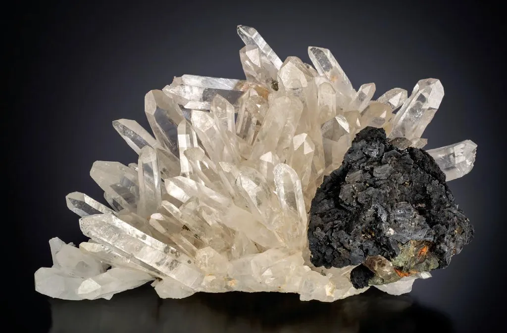 Chalcopyrite on Quartz image