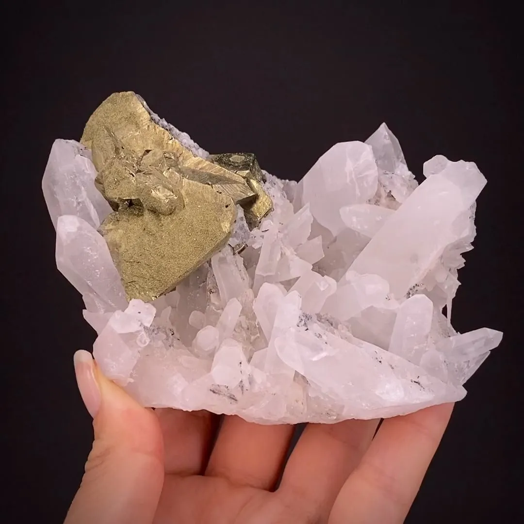 Chalcopyrite on Quartz - image 1