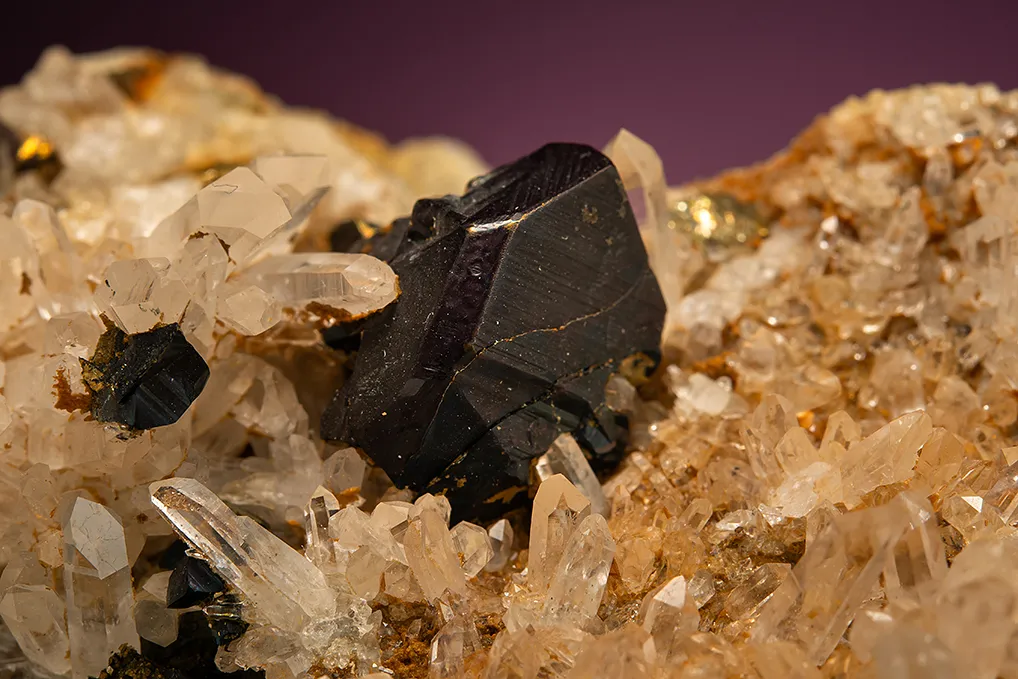 Chalcopyrite on Quartz - image 2