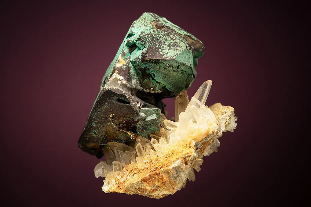 Chalcopyrite on Quartz (repaired) - image 4