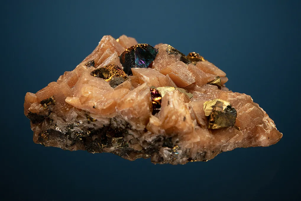 Chalcopyrite on Siderite - image 4