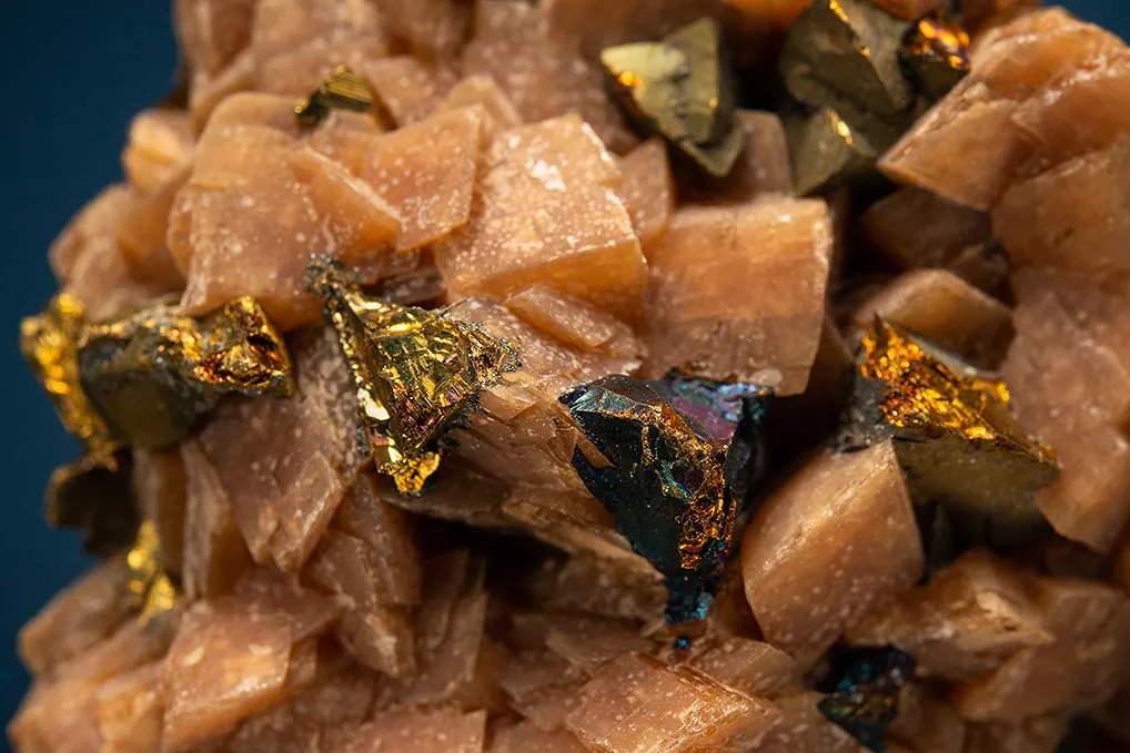 Chalcopyrite on Siderite - image 2