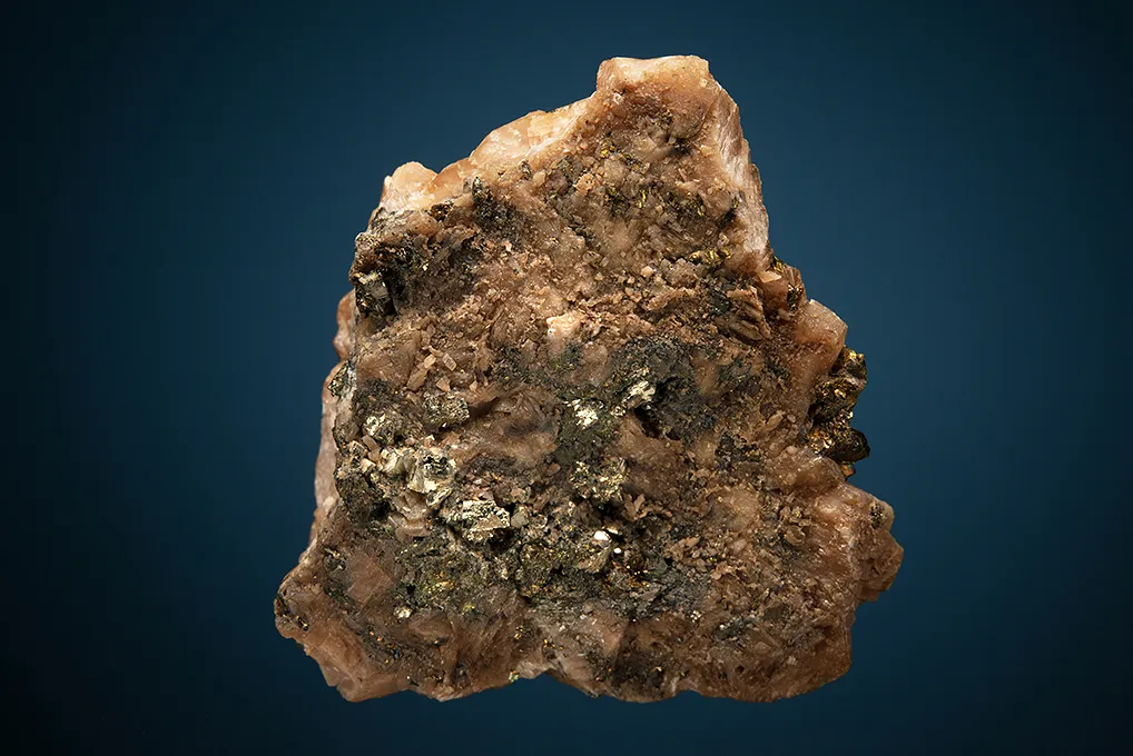 Chalcopyrite on Siderite - image 5