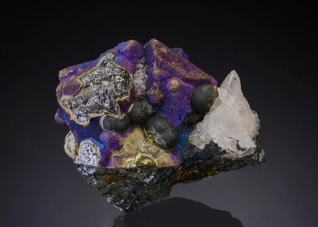 Chalcopyrite on Tetrahedrite with Chalcopyrite var. Blister Copper image