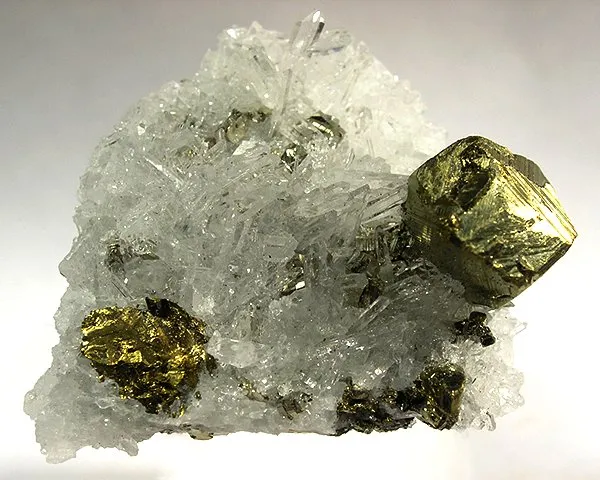Chalcopyrite, Quartz image