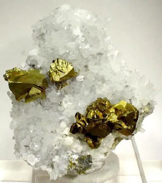 Chalcopyrite, Quartz, Dolomite image